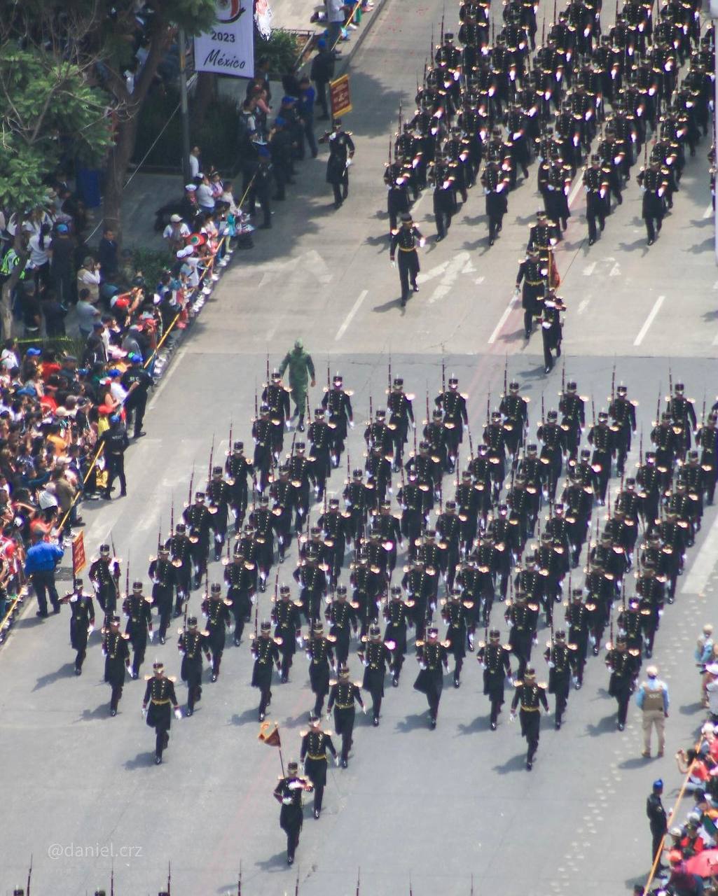 День независимости Мексики 2023: военный парад фото и видео
