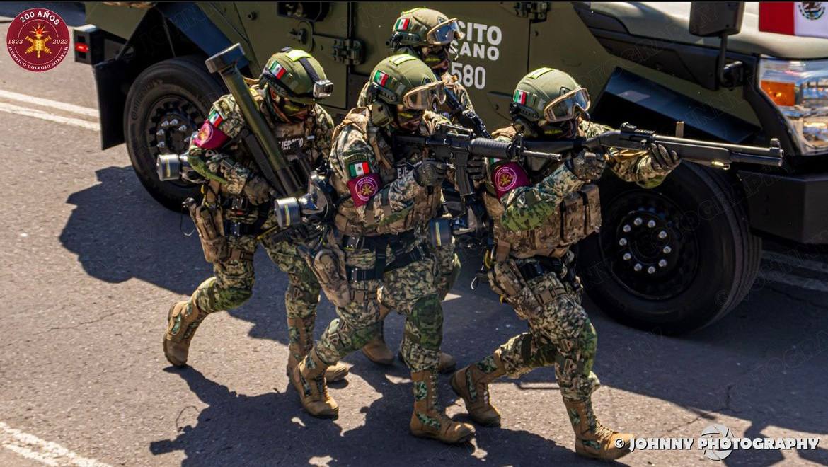 День независимости Мексики 2023: военный парад фото и видео