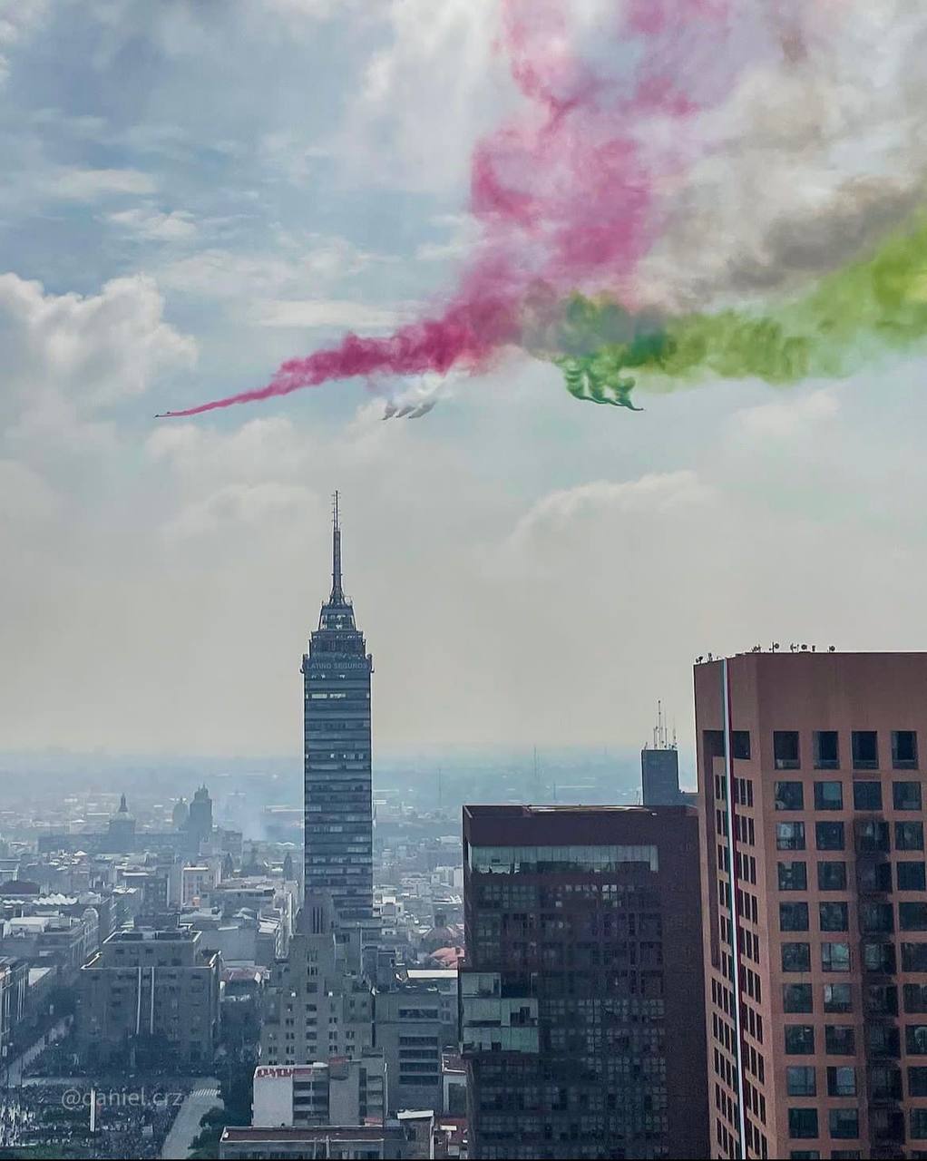 День независимости Мексики 2023: военный парад фото и видео