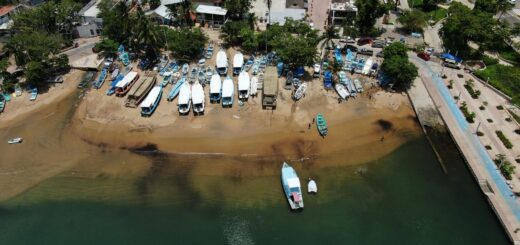 Ураган Эрик обрушился на Мексику: разрушения и угроза наводнений