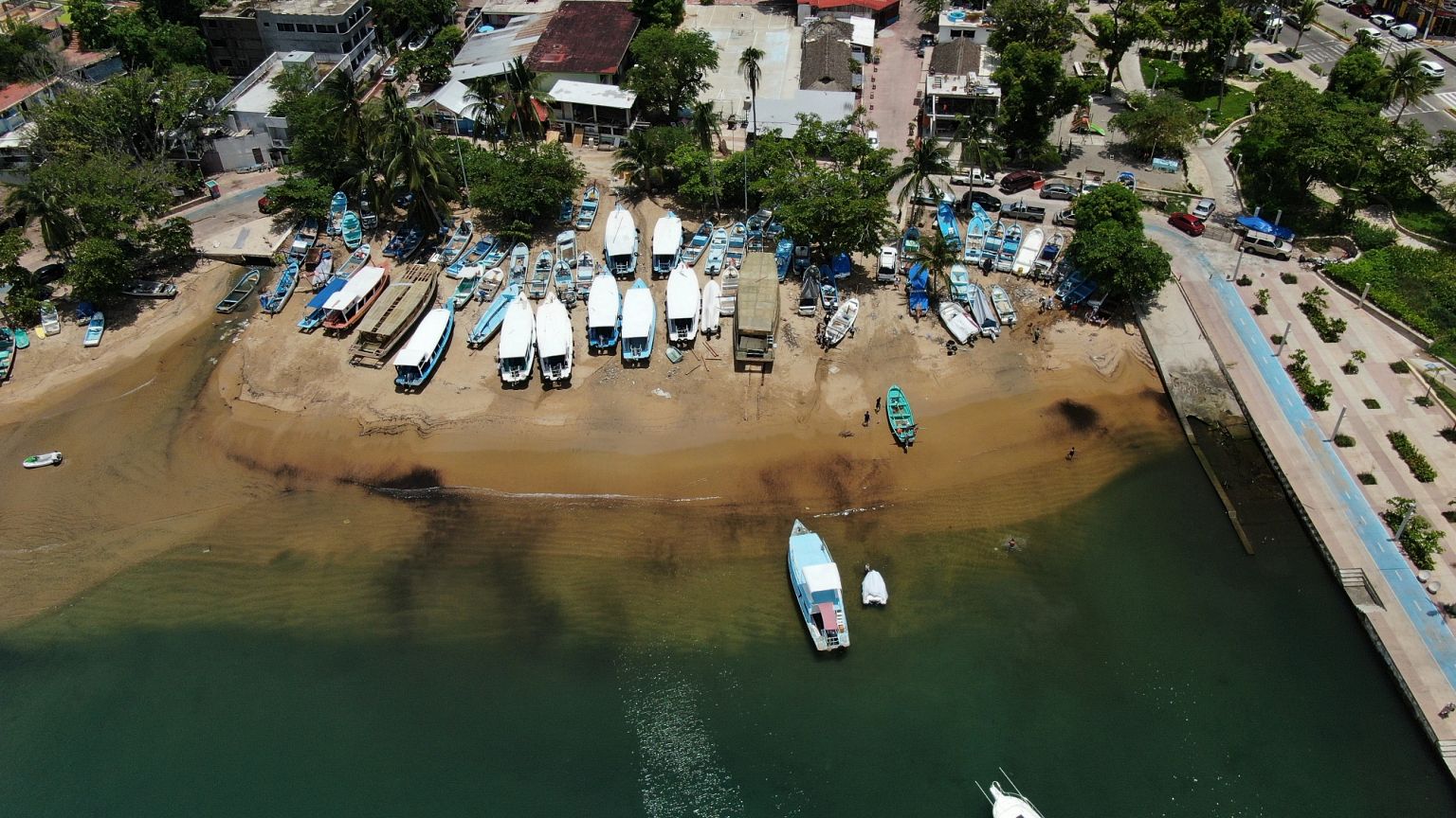 Ураган Эрик обрушился на Мексику: разрушения и угроза наводнений