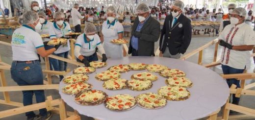 Рекордная тлаюда в Оахаке: рекорд есть, споры остались Рекордная тлаюда в Оахаке: рекорд есть, споры остались