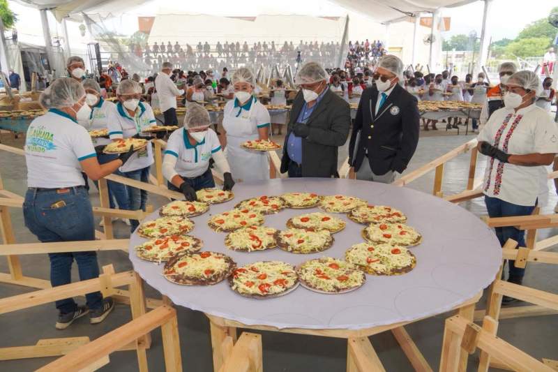 Рекордная тлаюда в Оахаке: рекорд есть, споры остались